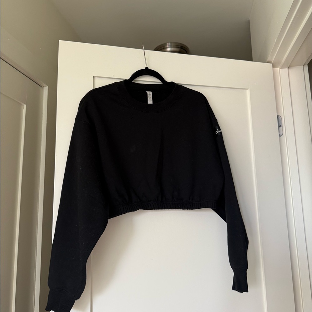 ALO Yoga Black Crew Neck Cropped Sweater